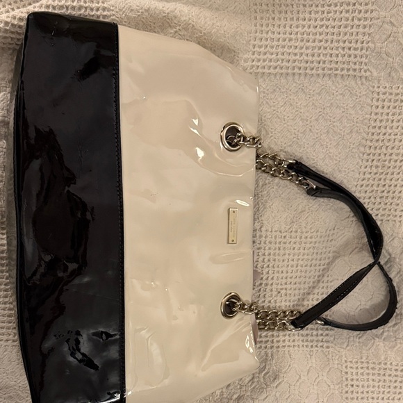 Kate Spade Elegant Black and Cream Women's Patent Leather Shoulder Bag - Picture 1 of 10